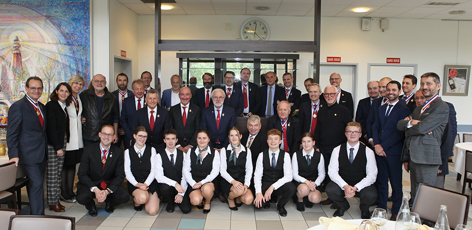 Les membres du jury et quelques-uns des élèves et enseignants du lycée hôtelier du Touquet qui ont accompagné cette finale.